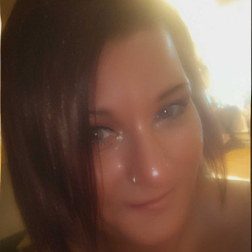 julie m. profile photo