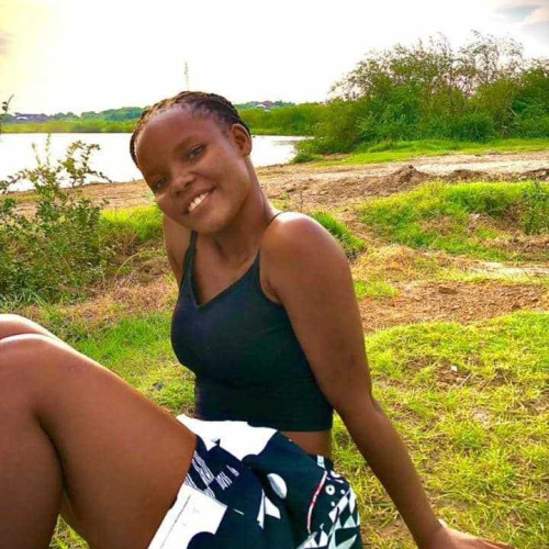 essy M. profile photo