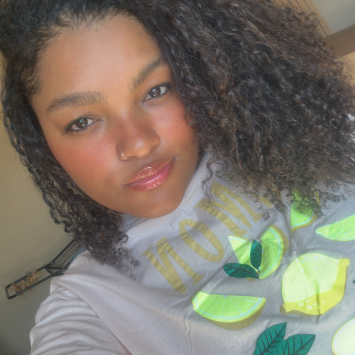 Safira Ray  S.