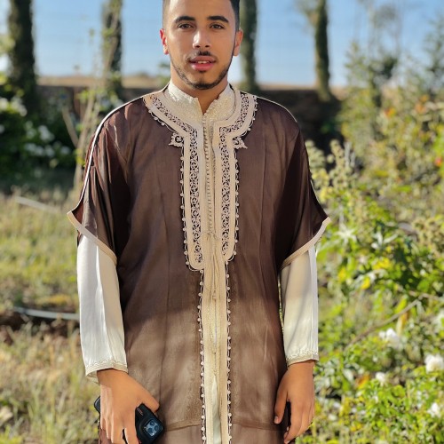 Amine  E. profile photo