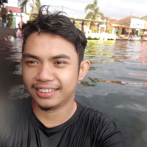 Dwi R.