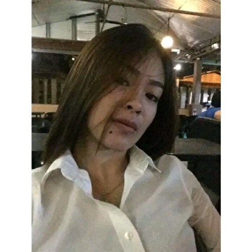 Izza C. profile photo