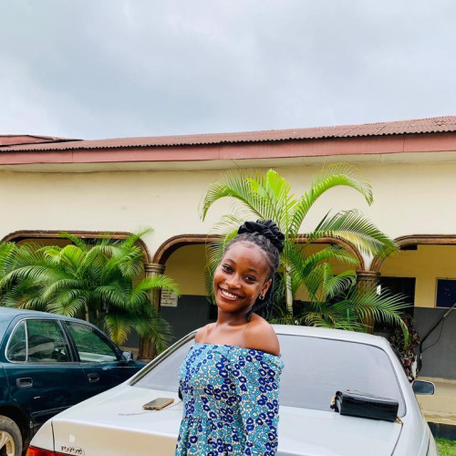 Emy B. profile photo