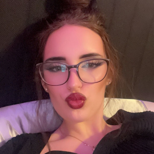 Kim K M.