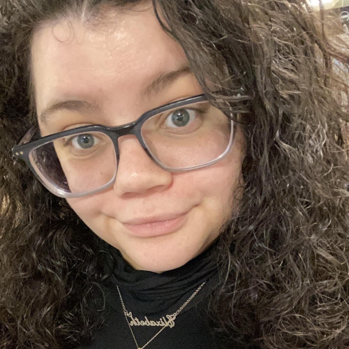 Elizabeth R. profile photo