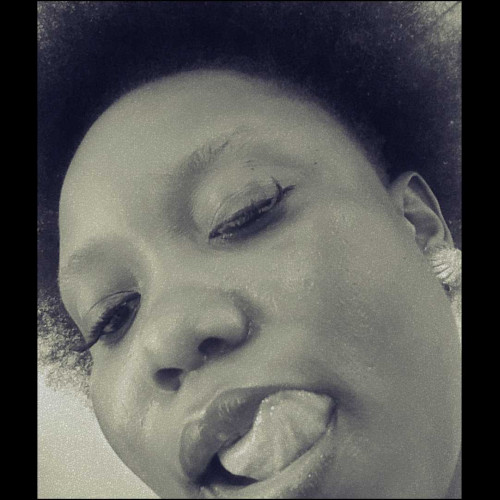 yourgirl n. profile photo