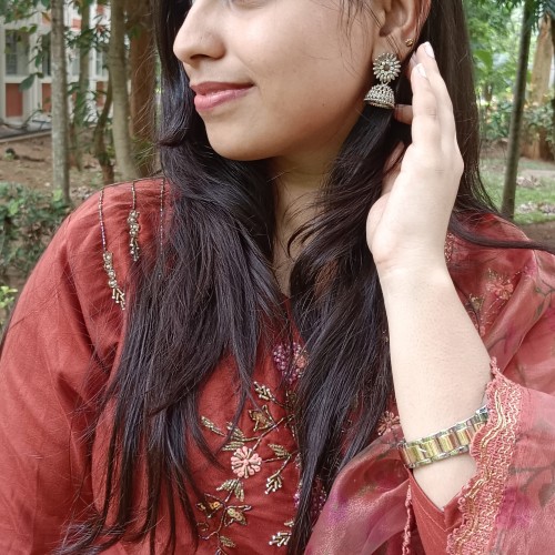 Neelam L.