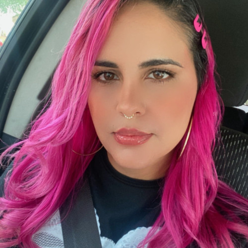 Elizabeth R. profile photo