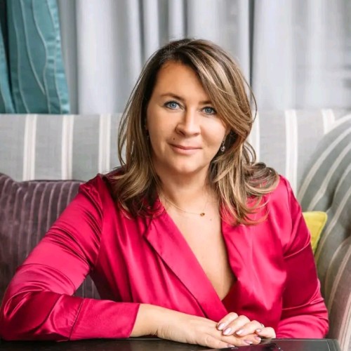 toni l. profile photo