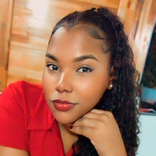 Larissa  C.