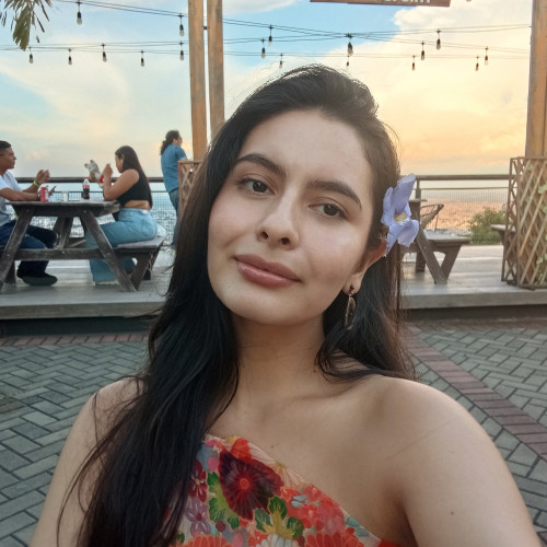 Laura L. profile photo