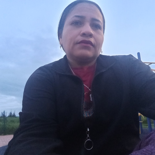 Elizabeth  R. profile photo