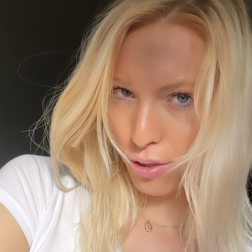Lynn E.