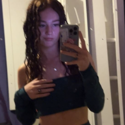 Bella S.