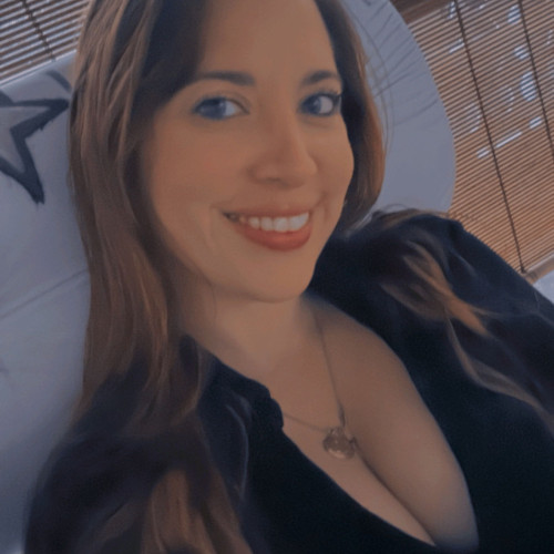 Maria Victoria G.