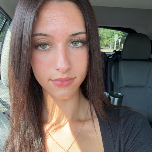 joie l. profile photo
