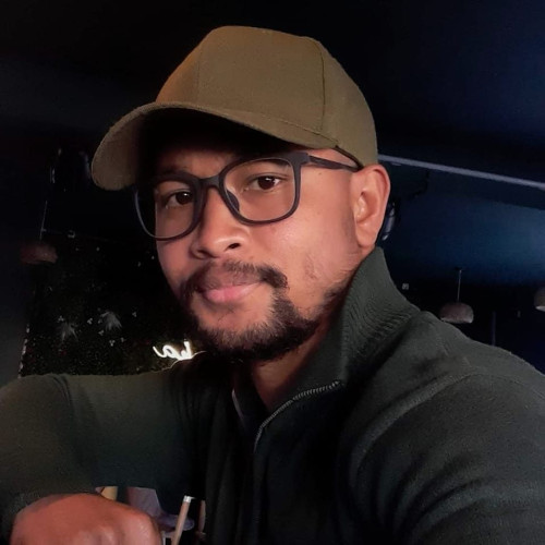 Aina  R. profile photo