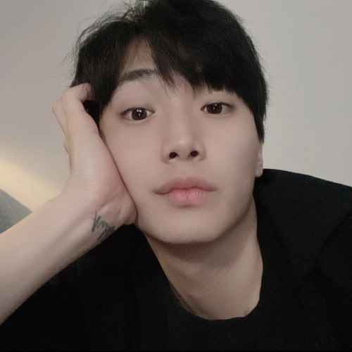 Suk J. profile photo