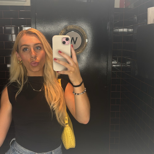 Dee S. profile photo