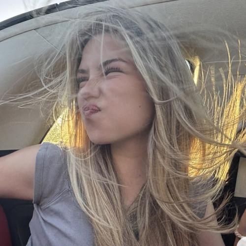 macy w. profile photo