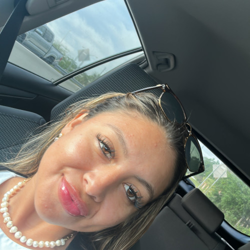 lauren  l. profile photo