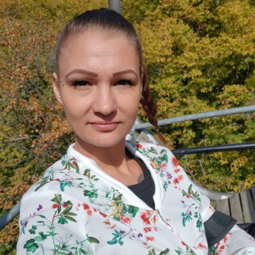 Reni M. profile photo