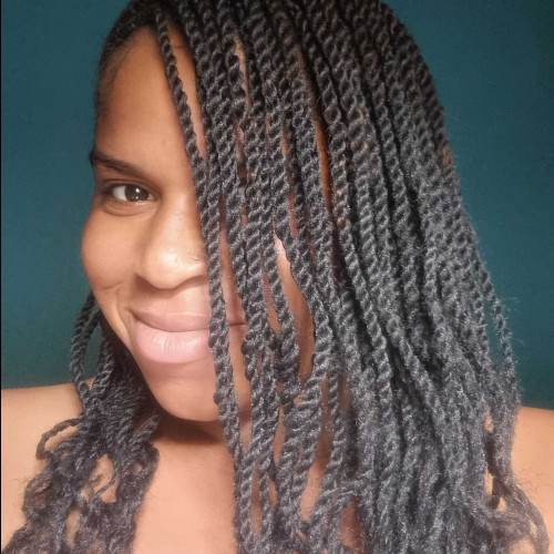 mona e. profile photo