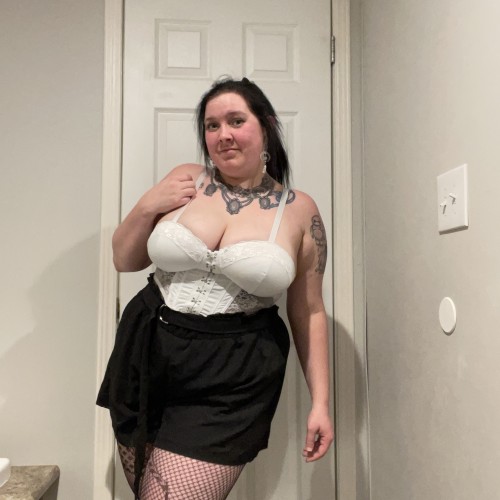 Tia M.
