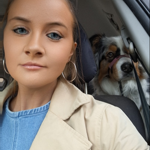 Mikki D.