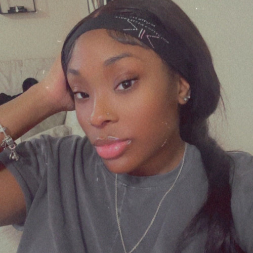 alazia m. profile photo