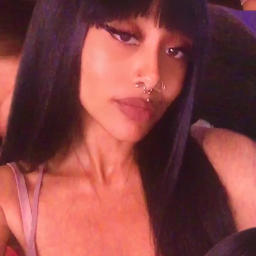Yeishia  W.