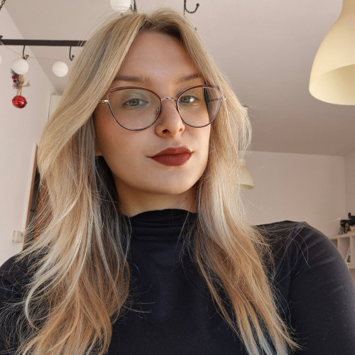 AGATA K.