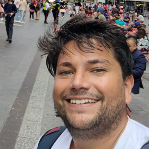 Tomas H.