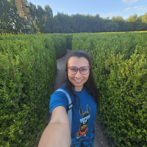 MARIA R. profile photo