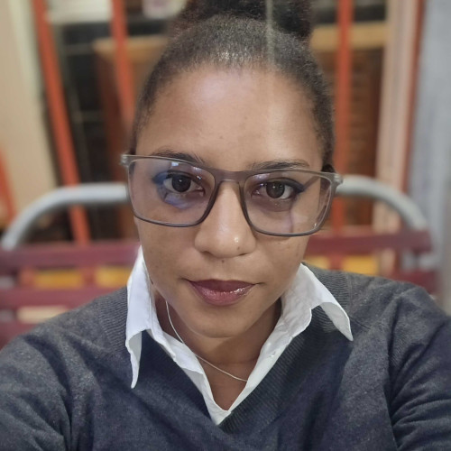 Julia V. profile photo