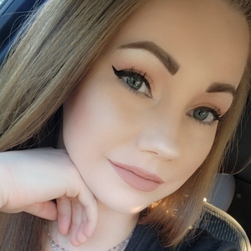 Lizlynna E.