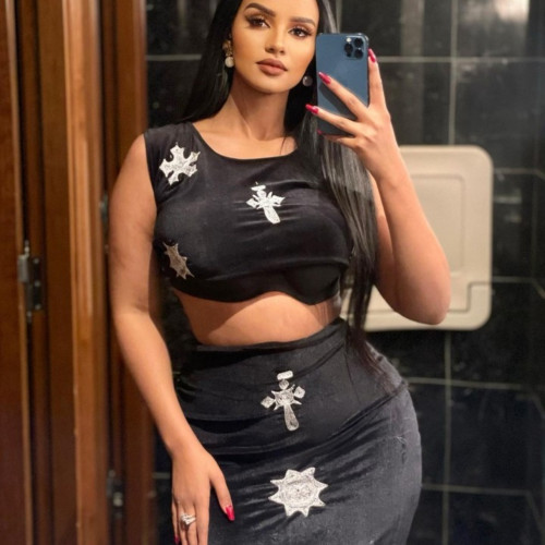 Tia J.