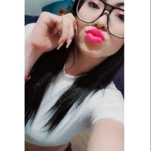 leslye v. profile photo