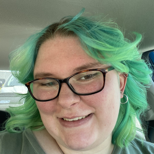 Izzi E. profile photo