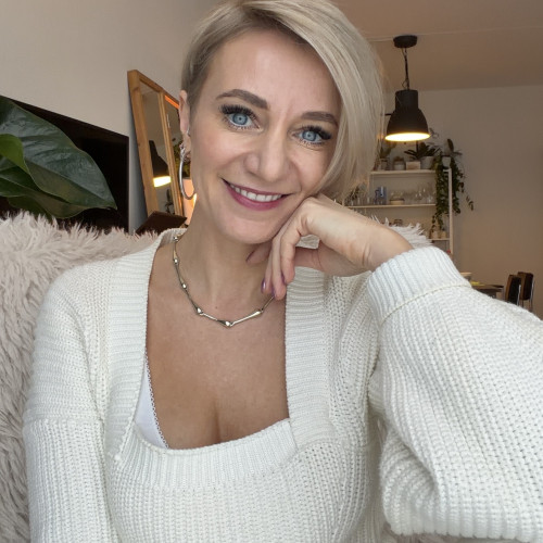 Lana  F. profile photo