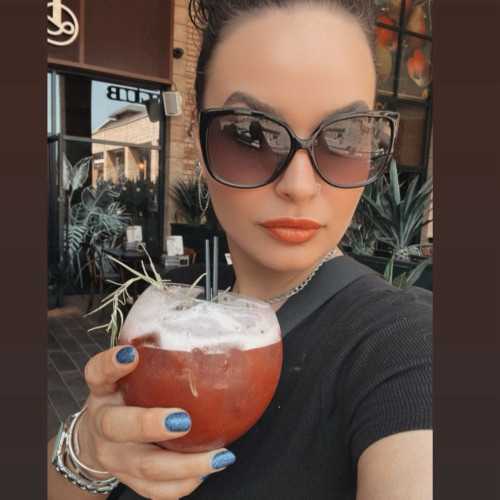 Angela w.