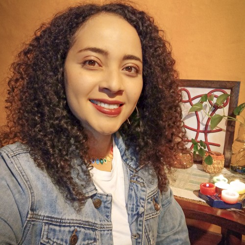 Laura Andrea V.