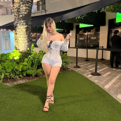 Nicolle C.
