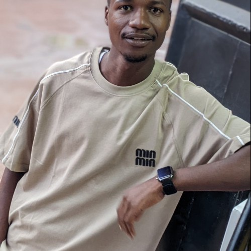 seni m. profile photo