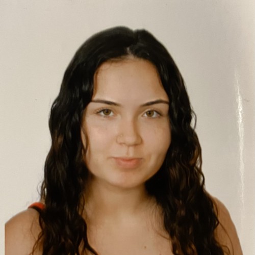 Ana Laura D.