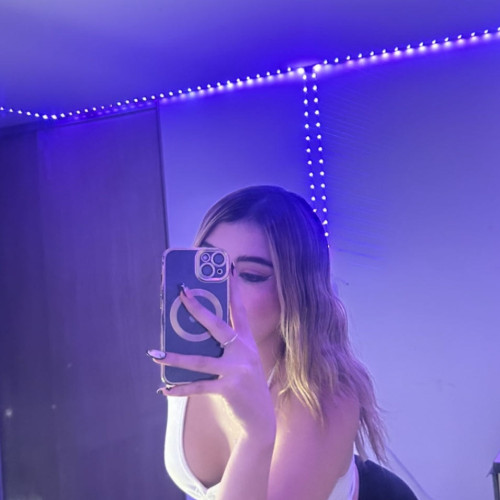 Carolain L. profile photo