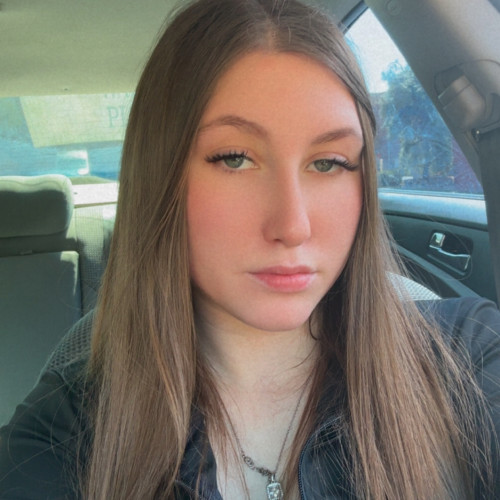 courtney r. profile photo