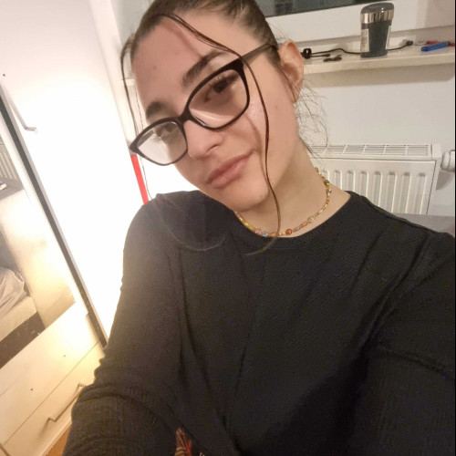 mellyy e. profile photo