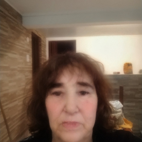 Perla L. profile photo