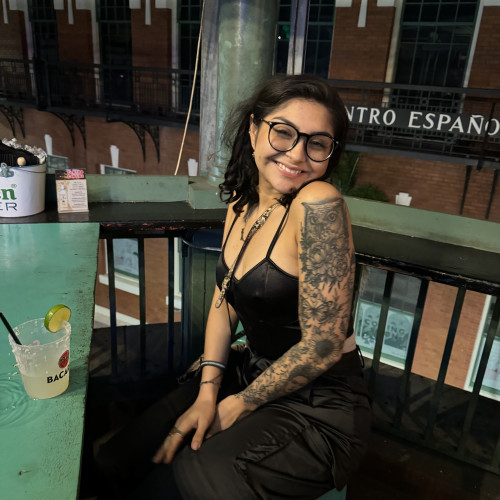 Luna B.